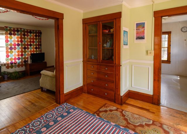 117 Oak Grove Avenue, Brattleboro, VT 05301