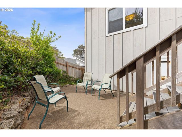 4486 Sw BEACH Ave, Lincoln City, OR 97367