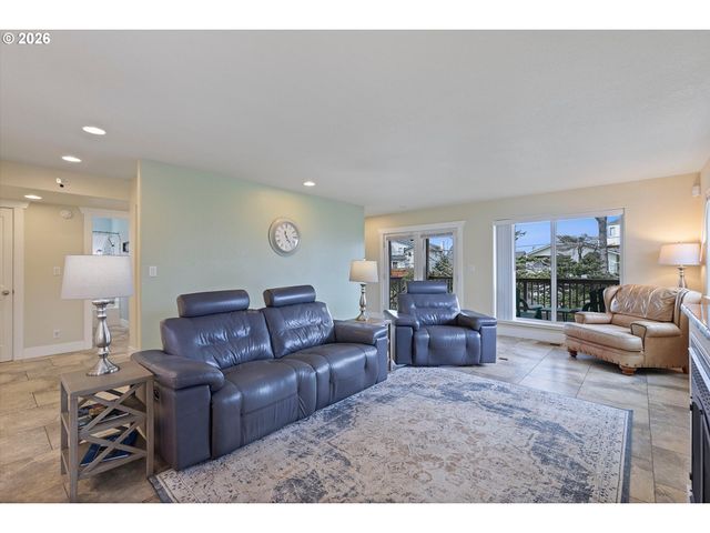 4486 Sw BEACH Ave, Lincoln City, OR 97367