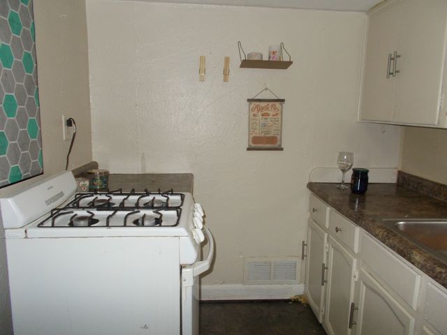 2206 ENOCH Avenue, Zion, IL 60099