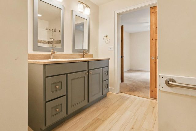 218 W Hunt AVENUE, Twin Lakes, WI 53181