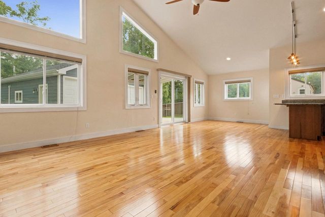 218 W Hunt AVENUE, Twin Lakes, WI 53181