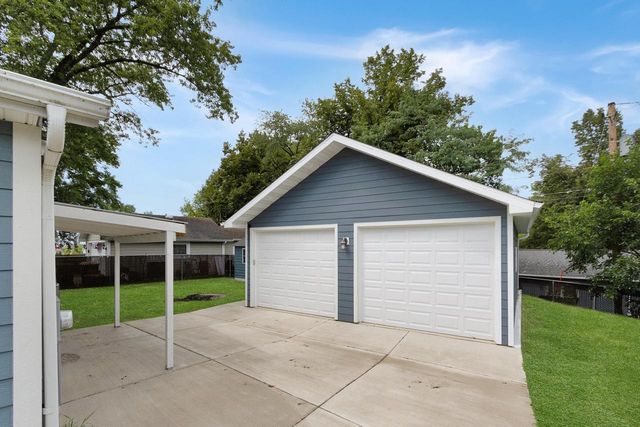 218 W Hunt AVENUE, Twin Lakes, WI 53181