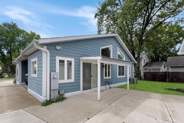 218 W Hunt AVENUE, Twin Lakes, WI 53181