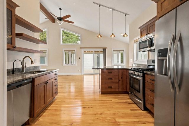 218 W Hunt AVENUE, Twin Lakes, WI 53181