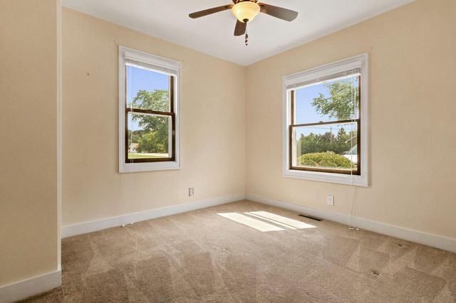 218 W Hunt AVENUE, Twin Lakes, WI 53181