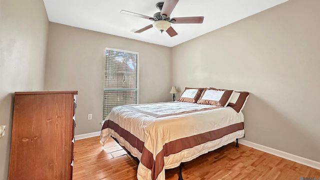 43208 S Henderson Ave, Prairieville, LA 70769