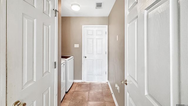 43208 S Henderson Ave, Prairieville, LA 70769