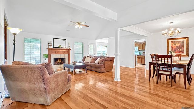 43208 S Henderson Ave, Prairieville, LA 70769