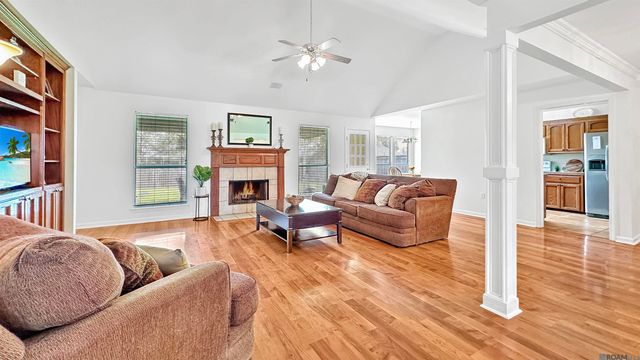 43208 S Henderson Ave, Prairieville, LA 70769