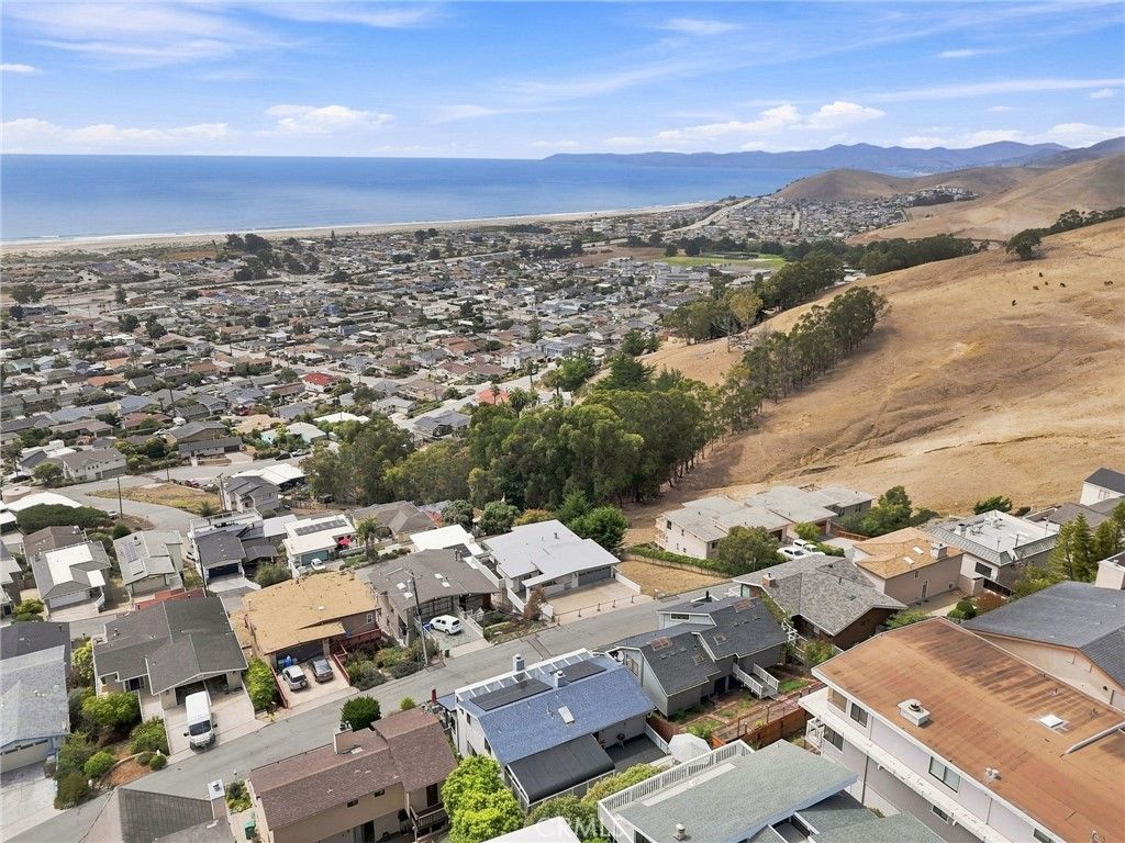 Image 70 of property listing at 2630 Maple Avenue, Morro Bay, CA 93442