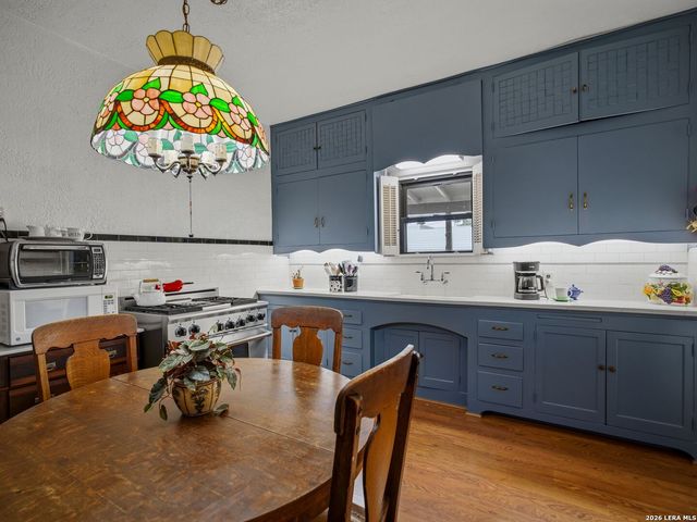 310 Mary Louise Drive, San Antonio, TX 78201