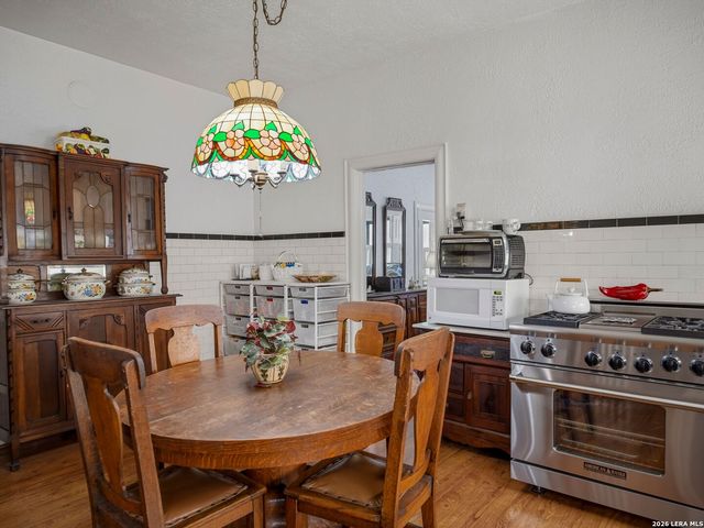 310 Mary Louise Drive, San Antonio, TX 78201