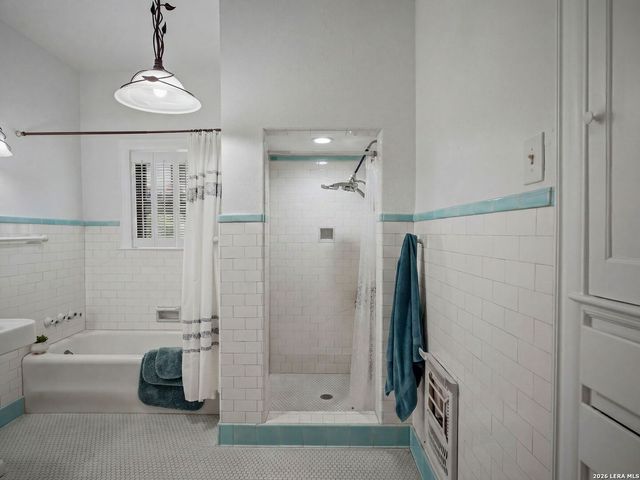 310 Mary Louise Drive, San Antonio, TX 78201