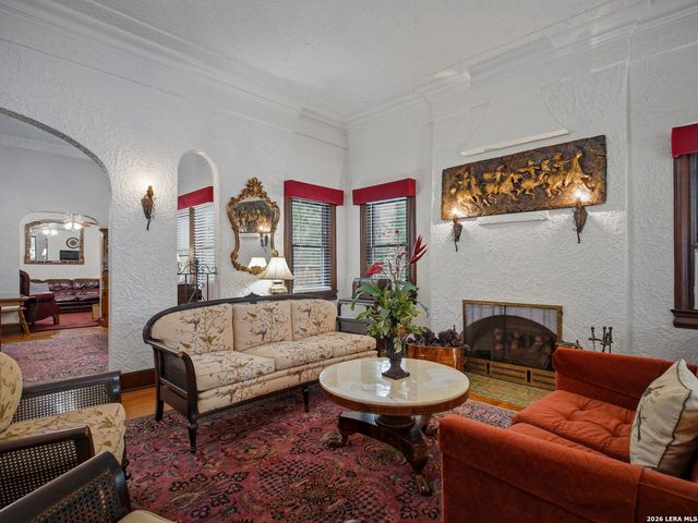 310 Mary Louise Drive, San Antonio, TX 78201