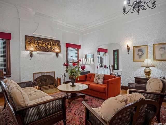 310 Mary Louise Drive, San Antonio, TX 78201