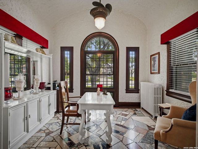 310 Mary Louise Drive, San Antonio, TX 78201