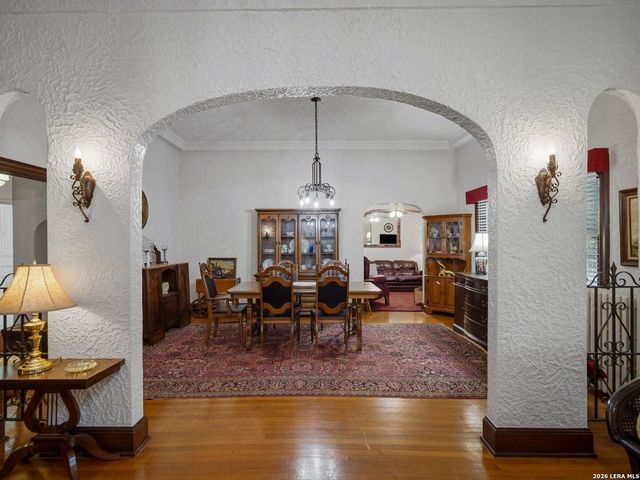 310 Mary Louise Drive, San Antonio, TX 78201