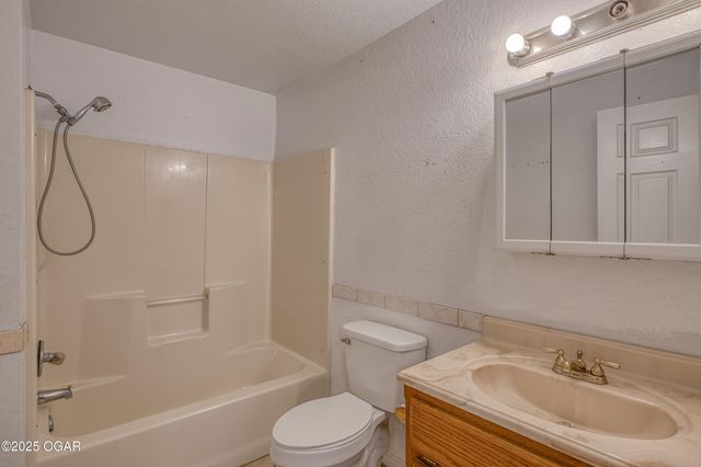 2838 E 11th Street, Joplin, MO 64801