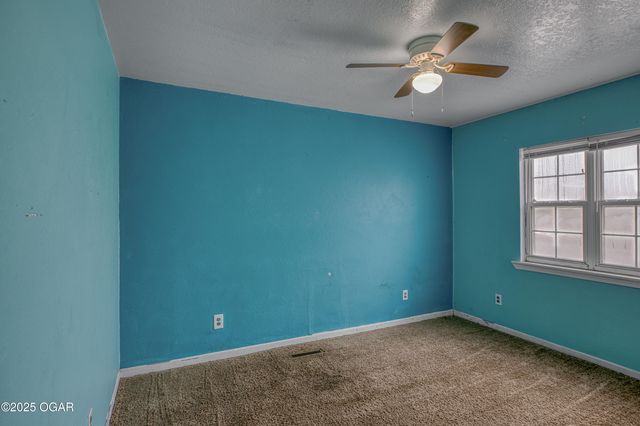 2838 E 11th Street, Joplin, MO 64801