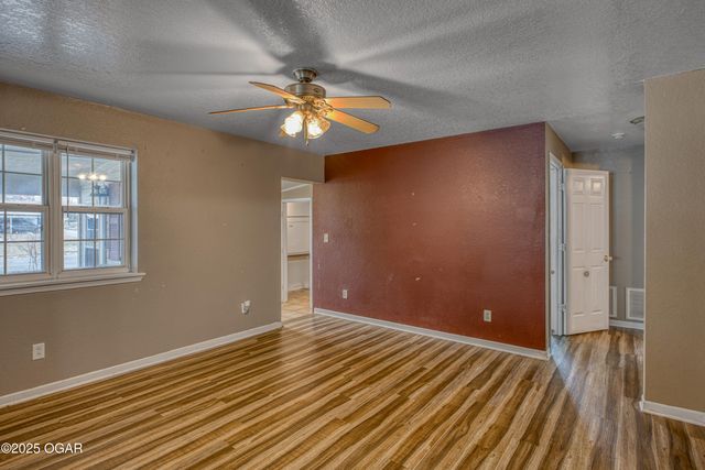 2838 E 11th Street, Joplin, MO 64801