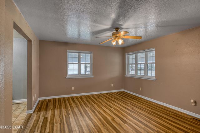 2838 E 11th Street, Joplin, MO 64801