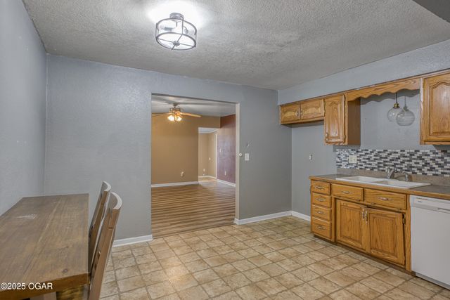 2838 E 11th Street, Joplin, MO 64801