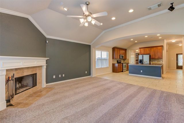 11 Ebony Oaks Place, The Woodlands, TX 77382