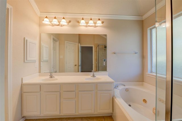 11 Ebony Oaks Place, The Woodlands, TX 77382