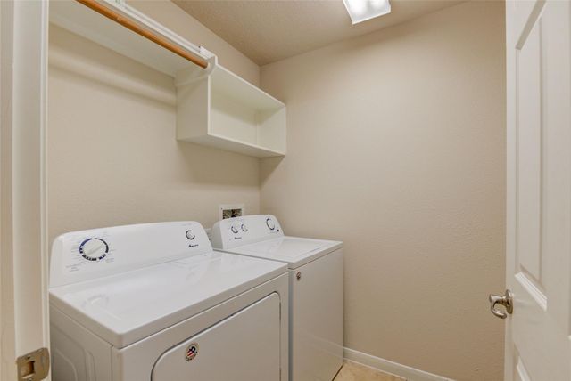 11 Ebony Oaks Place, The Woodlands, TX 77382