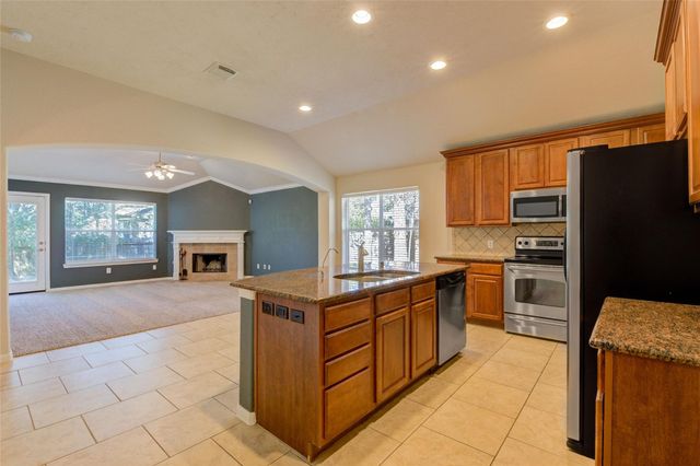 11 Ebony Oaks Place, The Woodlands, TX 77382