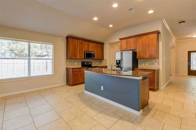11 Ebony Oaks Place, The Woodlands, TX 77382