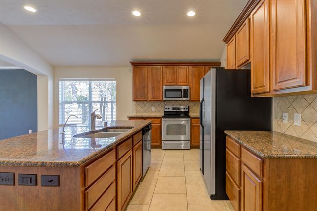 11 Ebony Oaks Place, The Woodlands, TX 77382
