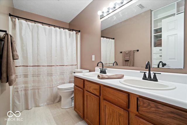 6867 Flick Drive, Indianapolis, IN 46237