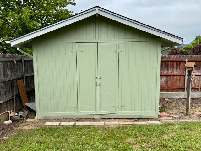 1026 NE A Street, Grants Pass, OR 97526