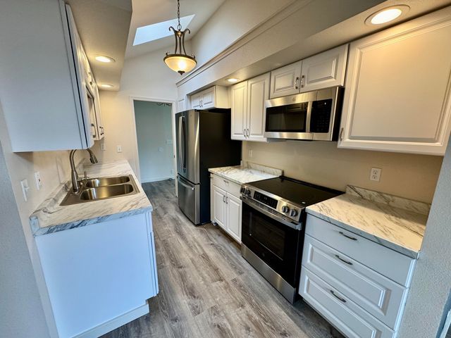 1026 NE A Street, Grants Pass, OR 97526