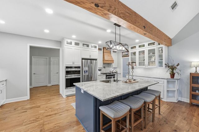 600 Piney Creek Road, Bellville, TX 77418