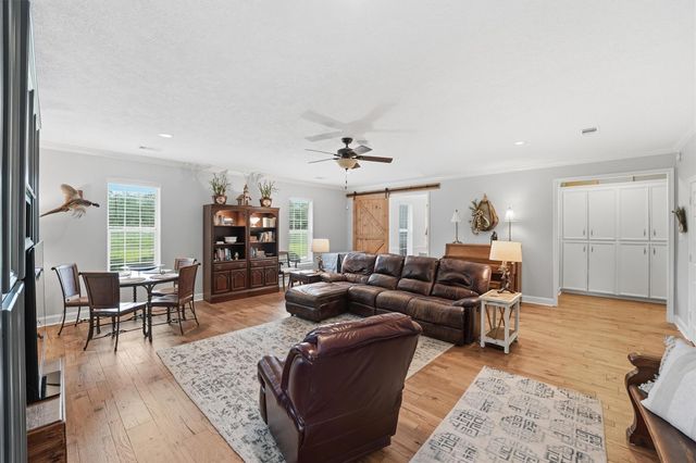 600 Piney Creek Road, Bellville, TX 77418