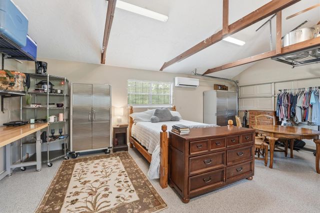 600 Piney Creek Road, Bellville, TX 77418