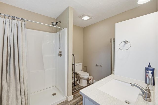 600 Piney Creek Road, Bellville, TX 77418