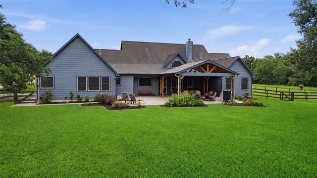 600 Piney Creek Road, Bellville, TX 77418
