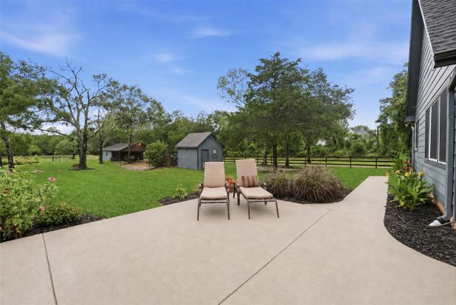 600 Piney Creek Road, Bellville, TX 77418