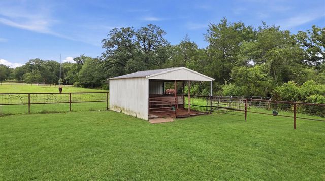600 Piney Creek Road, Bellville, TX 77418