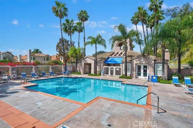 1011 Calle Azul, Glendale, CA 91208
