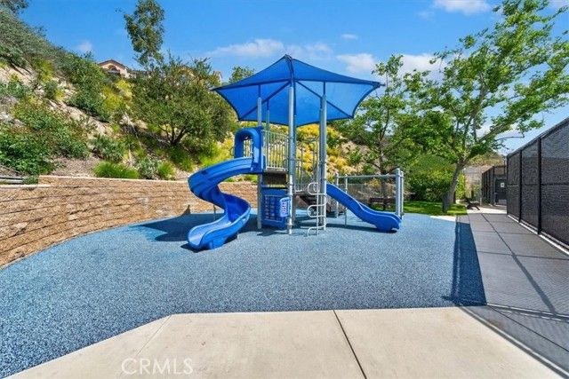 1011 Calle Azul, Glendale, CA 91208