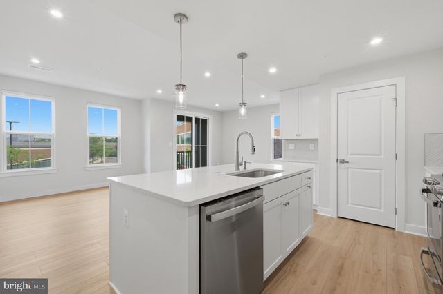 14421 ALBEMARLE POINT PL, Chantilly, VA 20151