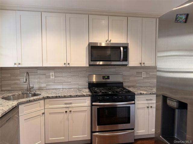 25 Crowell Street, Hempstead, NY 11550