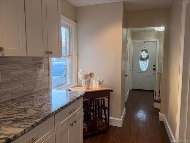 25 Crowell Street, Hempstead, NY 11550