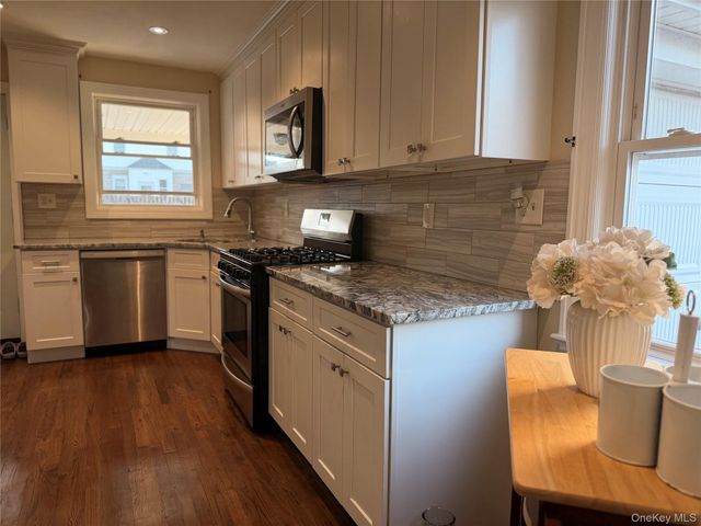 25 Crowell Street, Hempstead, NY 11550