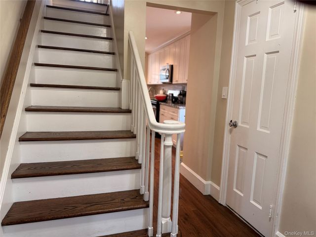 25 Crowell Street, Hempstead, NY 11550